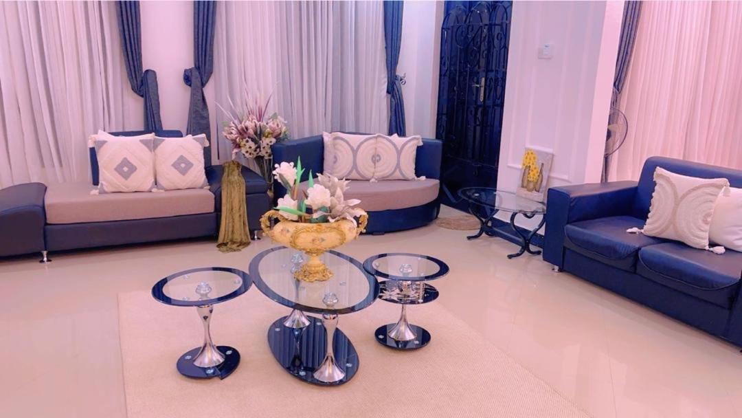 Evelina House Hostel Boma la Ngombe Kültér fotó