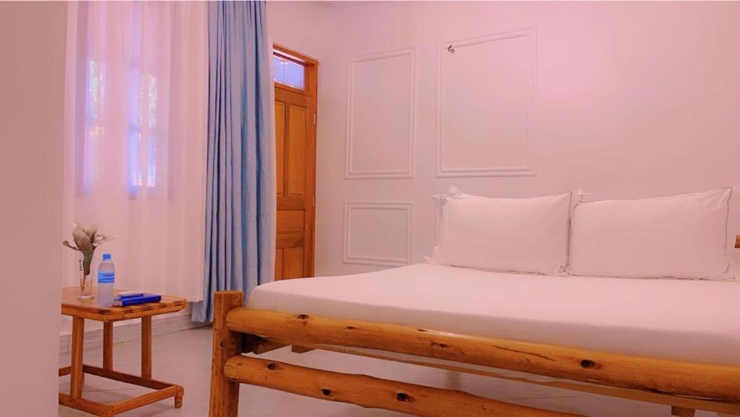 Evelina House Hostel Boma la Ngombe Kültér fotó